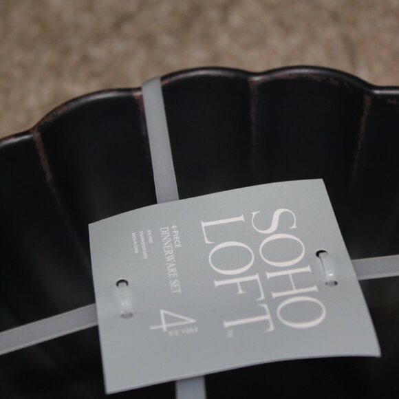 Soho Loft Black Rustic Scalloped Set of 4 Melamine 7.5" Cereal Bowls Brown NWT - Picture 4 of 5
